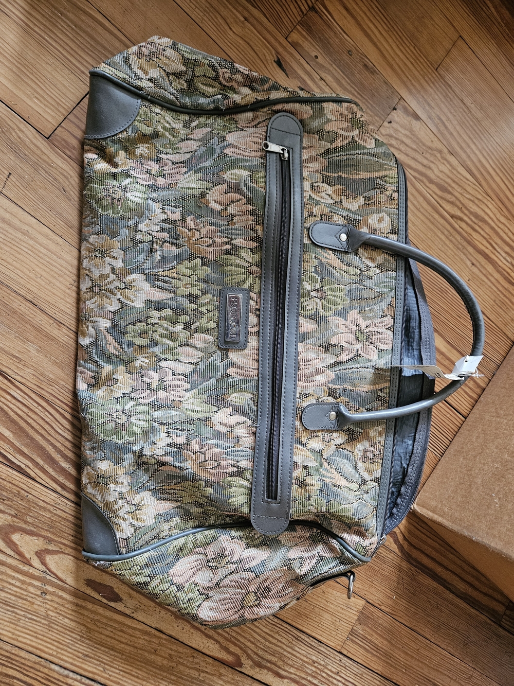 Tapestry Floral Weekender Bag in Multicolor
